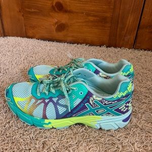 ASICS Gel-Noosa Tri 9 tennis shoes